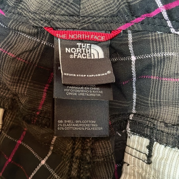 Women’s The North Face plaid shorts size 8 - Picture 3 of 6